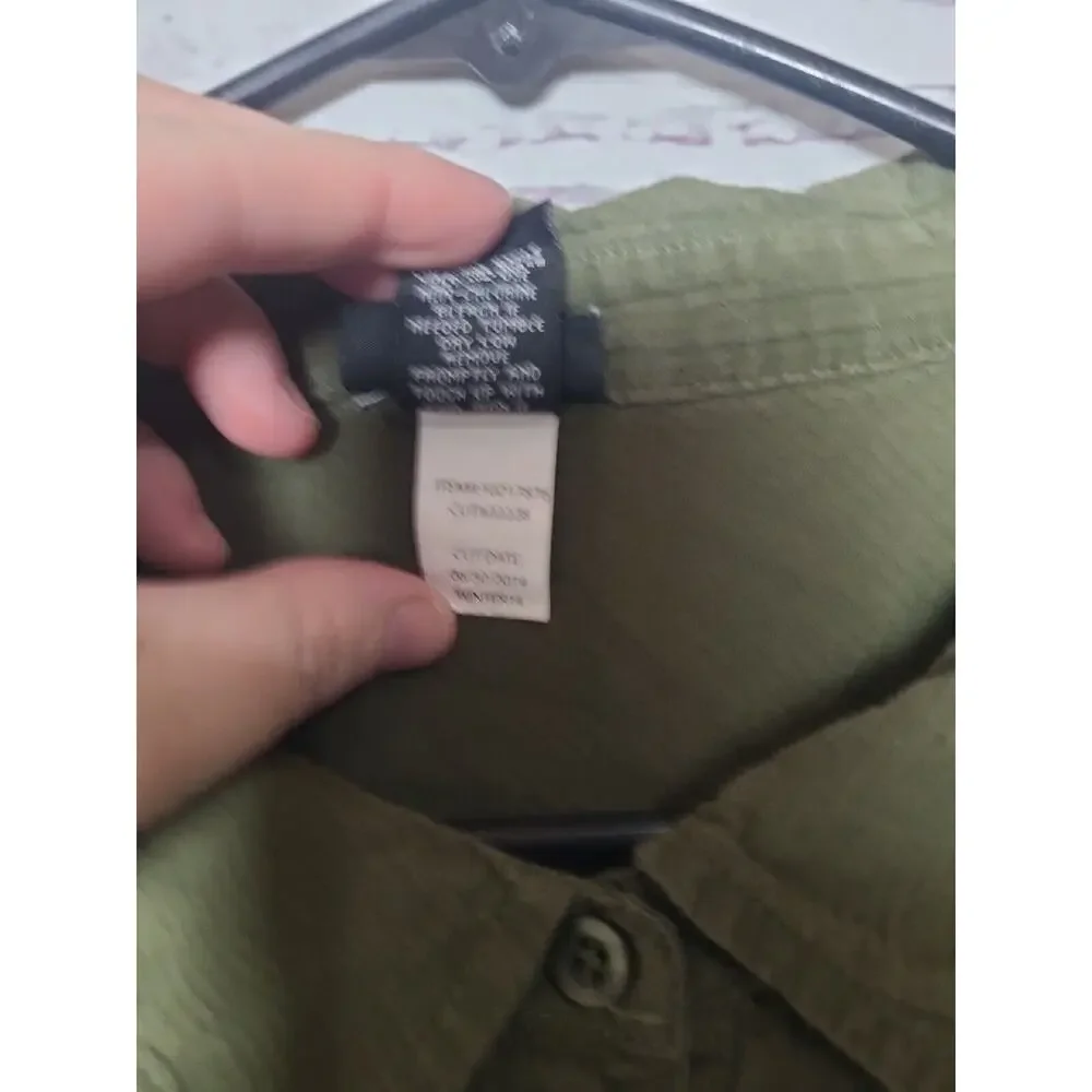 Torrid Olive Green Pintuck 1/2 Button Collared Roll‎ Tab Sleeve Top Womans Sz 5x